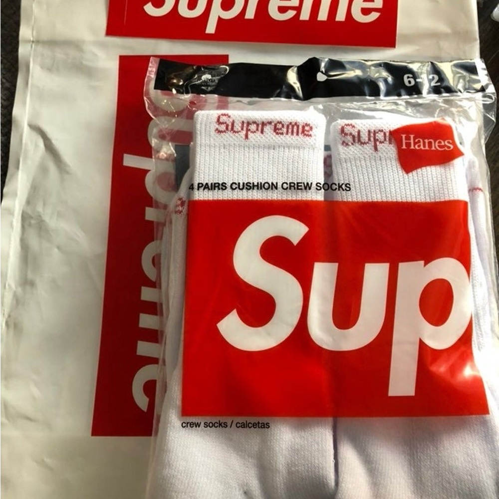 Supreme White Cushion Crew Socks - Logo Cuff (Pack)